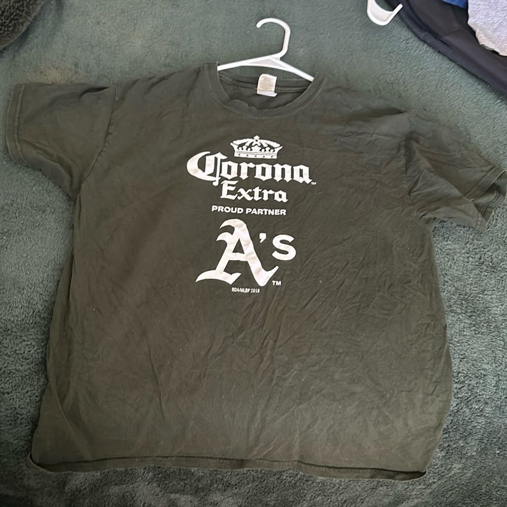 Large Corona extra X Oakland A’s dark green t-shirt